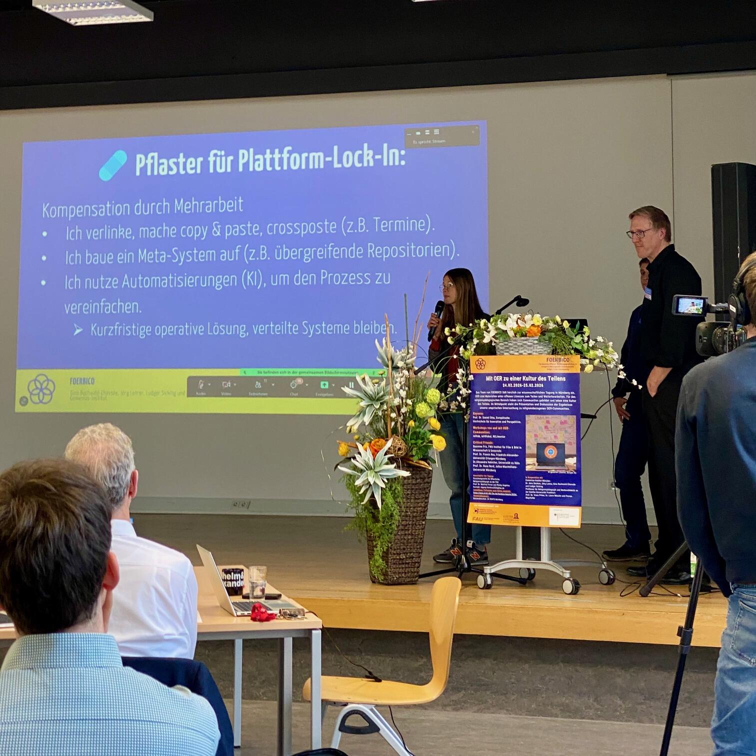 Das Team vom Comenius-Institut stellt die aktuellen Entwicklungen des im FOERBICO-Projektes geplanten Community-Hubs vor.